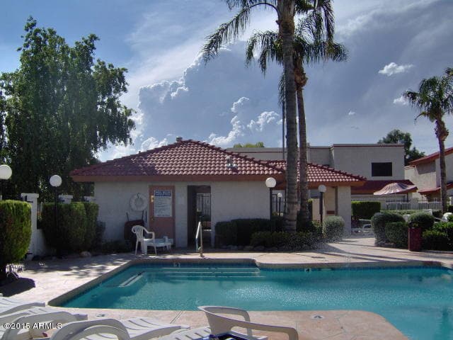 8709 N SHADOW Lane, Peoria, AZ 85345 — photo 4 of 39