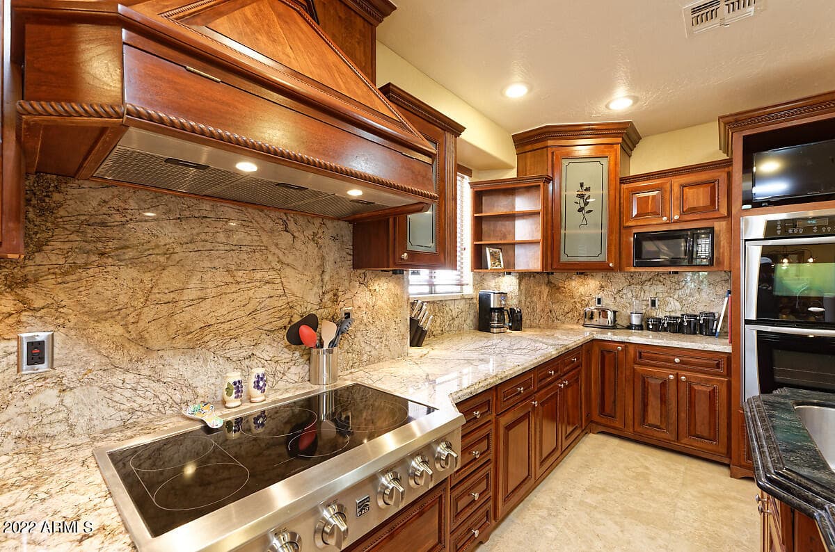 10220 E COCHISE Drive, Scottsdale, AZ 85258 — photo 18 of 66