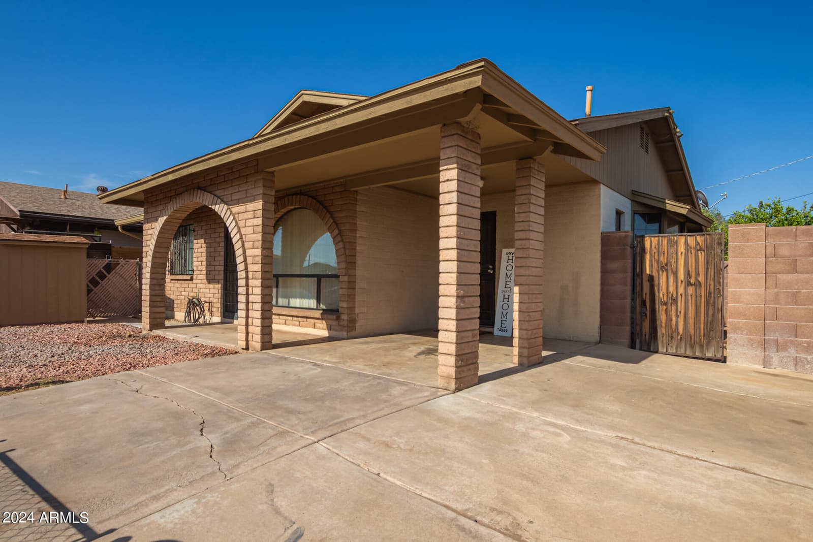 9641 N 13TH Avenue, Phoenix, AZ 85021 — photo 4 of 24