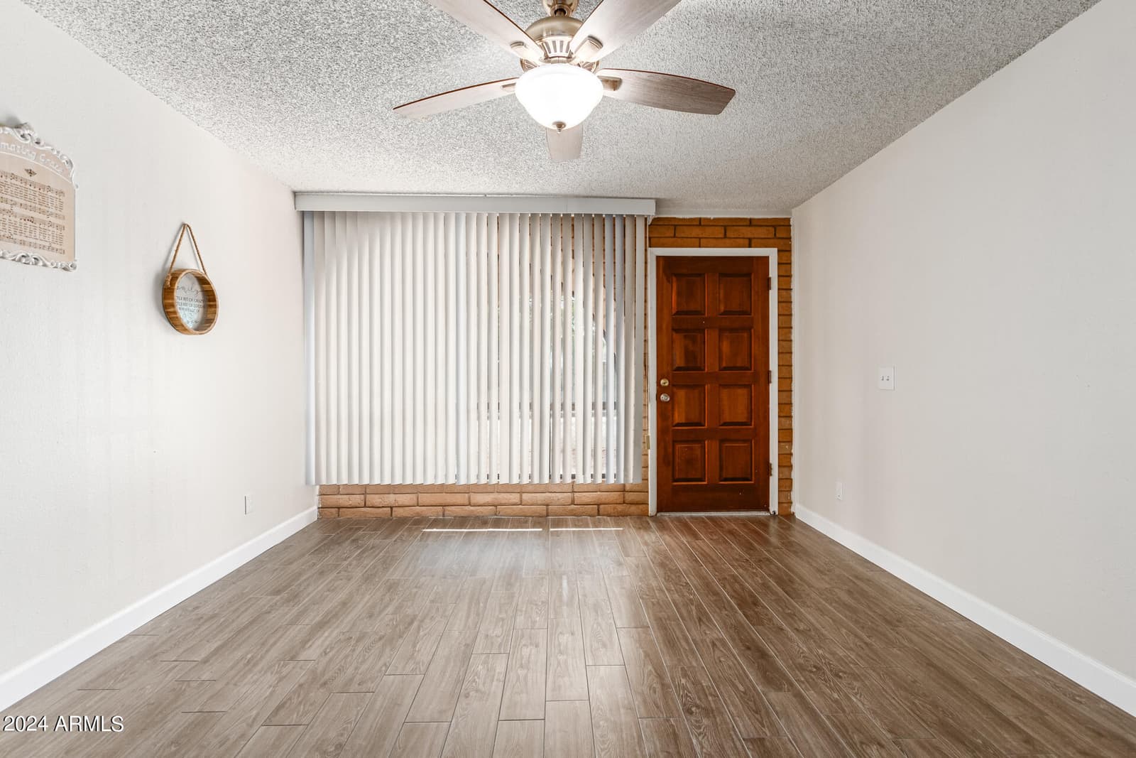 9641 N 13TH Avenue, Phoenix, AZ 85021 — photo 6 of 24