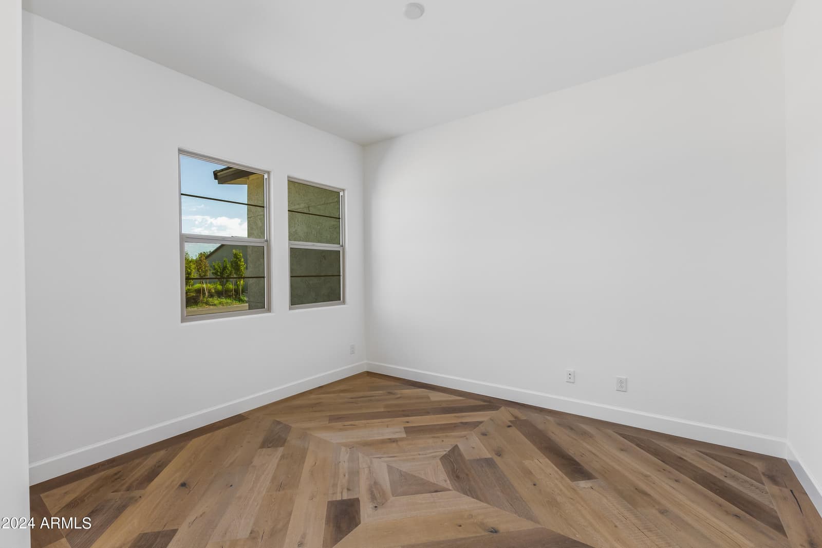 7583 W GELDING Drive, Peoria, AZ 85381 — photo 10 of 44