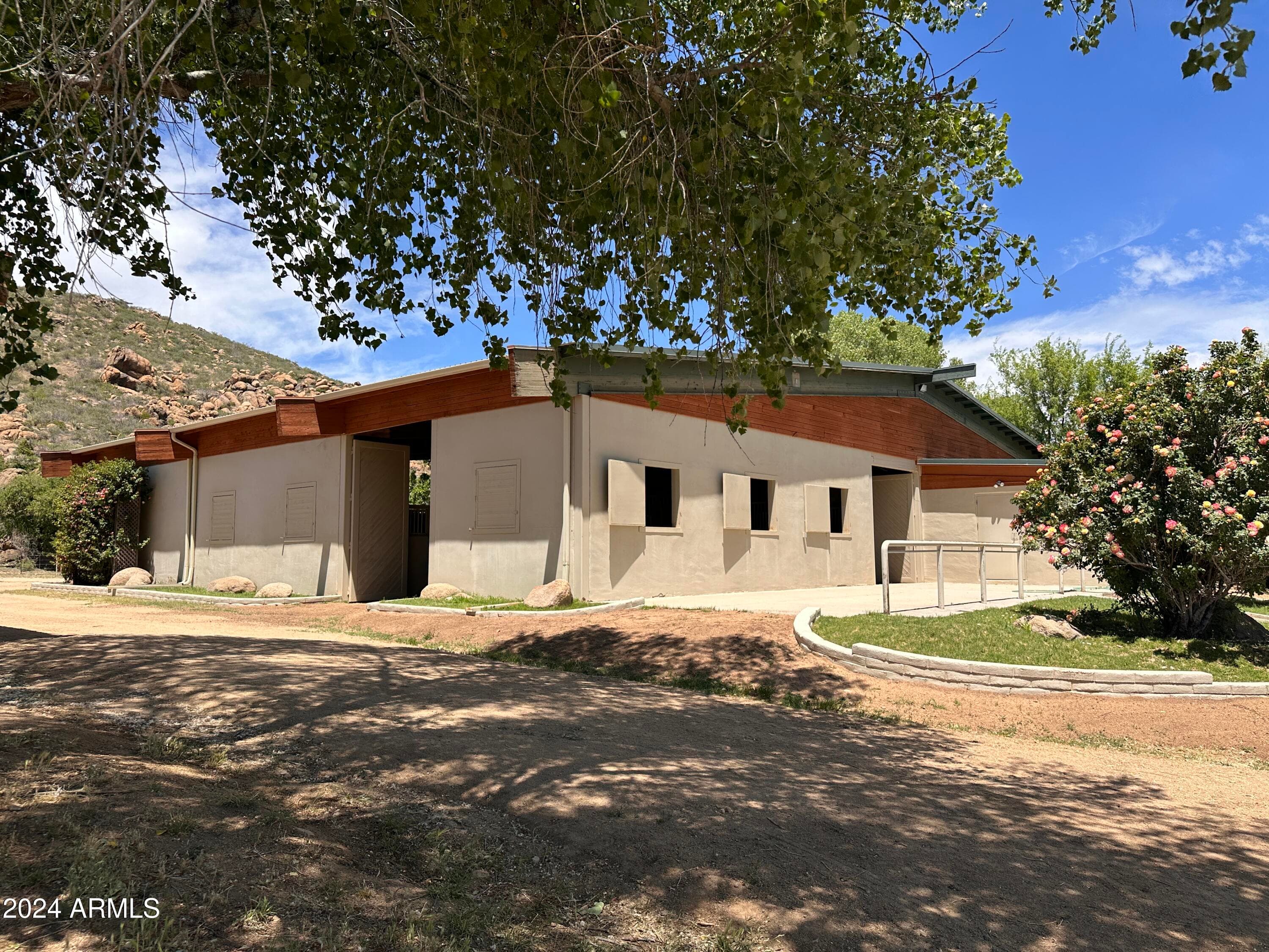 5500 S FOUR CROSS RANCH Road, Skull Valley, AZ 86338 — photo 35 of 59