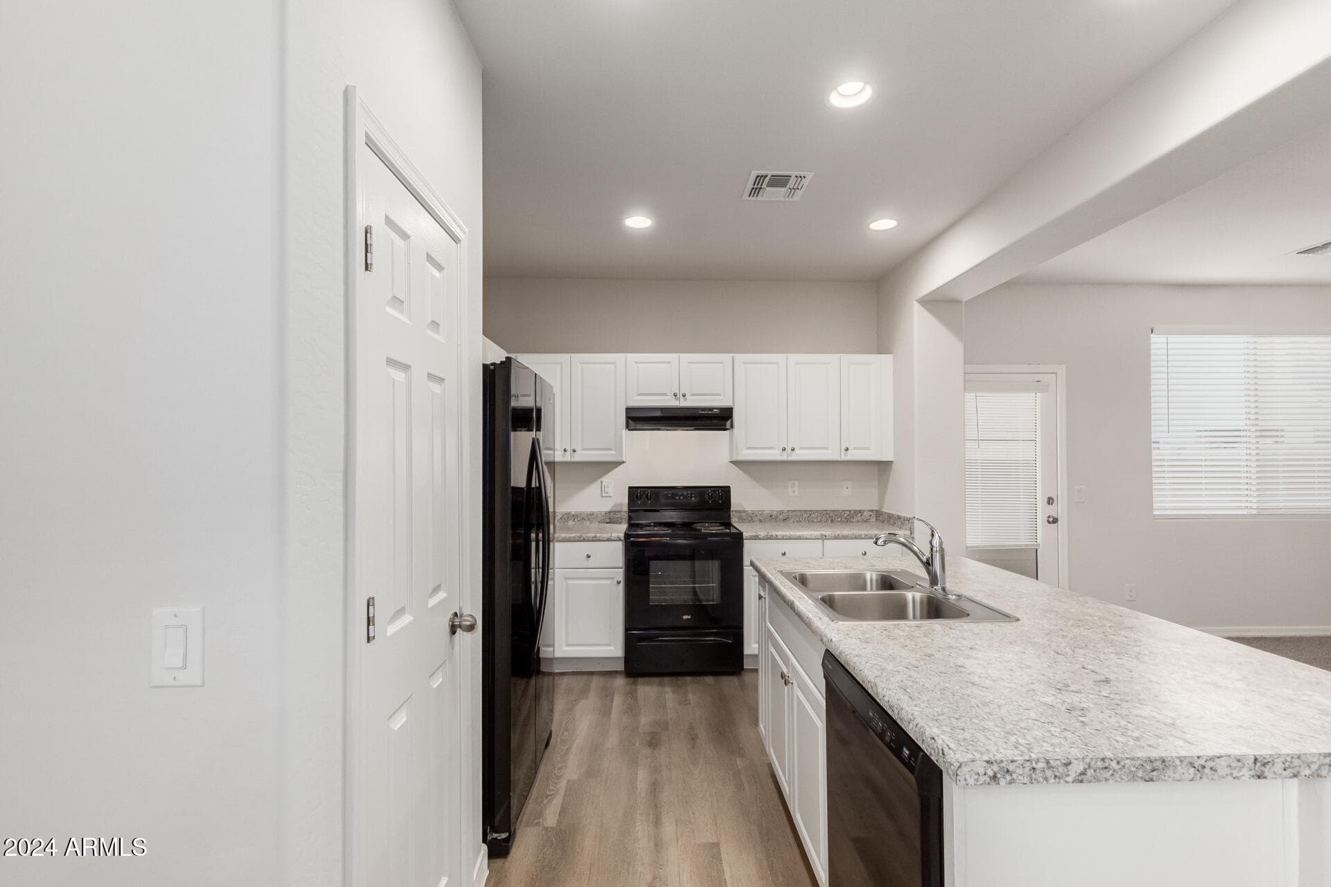 919 E AGUA FRIA Lane, Avondale, AZ 85323 — photo 14 of 31