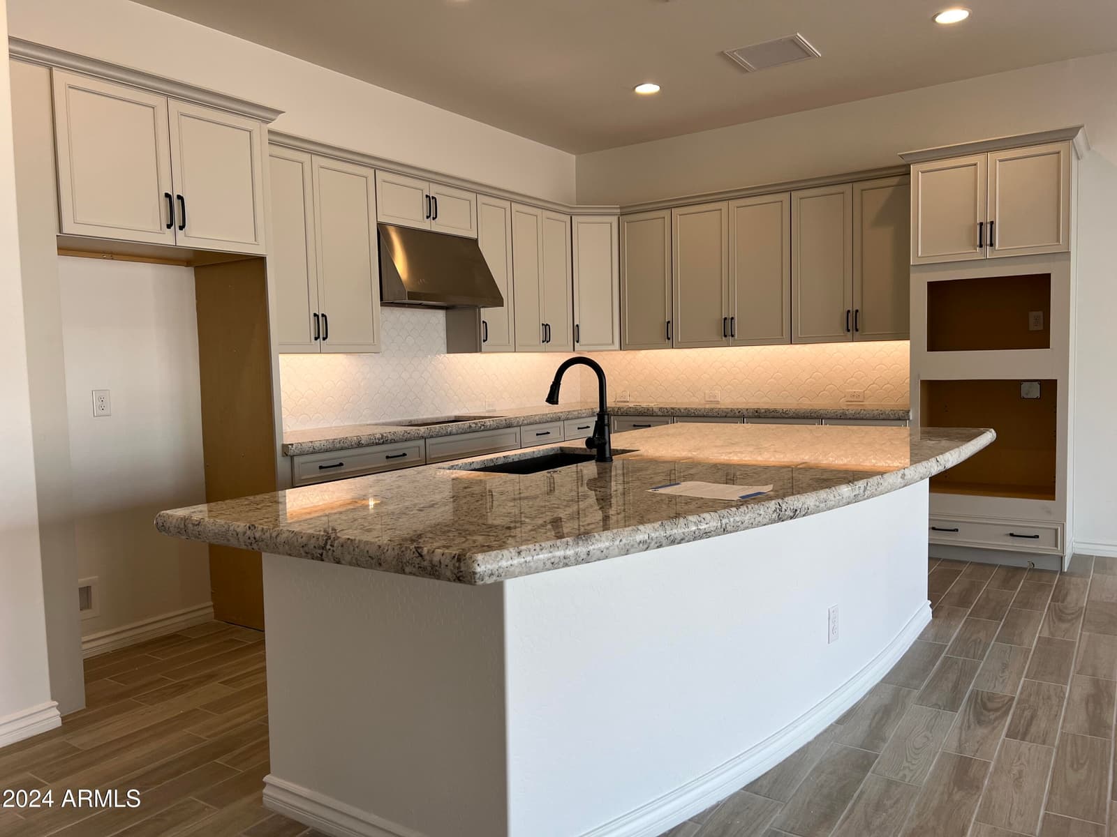 16092 W Questa Drive, Surprise, AZ 85387 — photo 9 of 64