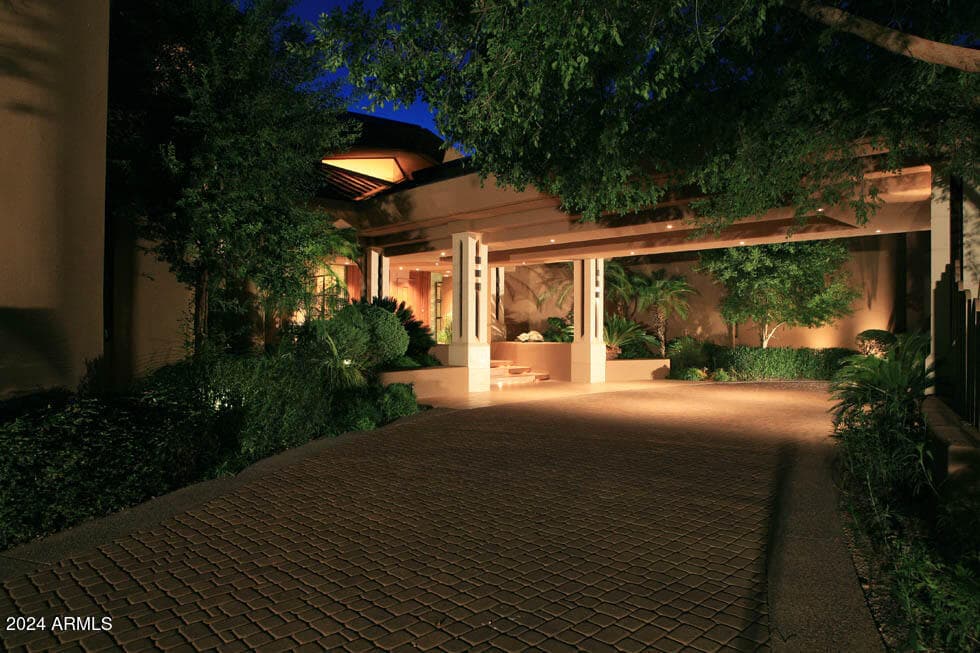 15 Biltmore Estates Drive, Phoenix, AZ 85016 — photo 6 of 40