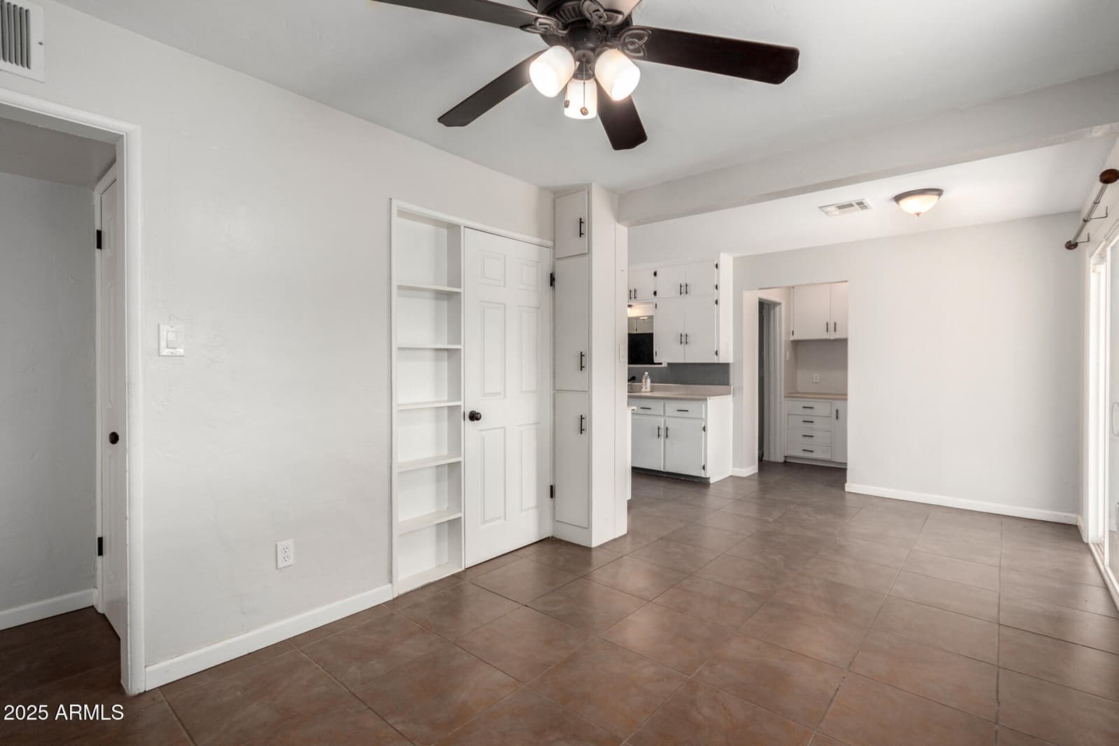 1061 W 5TH Street, Mesa, AZ 85201 — photo 9 of 29