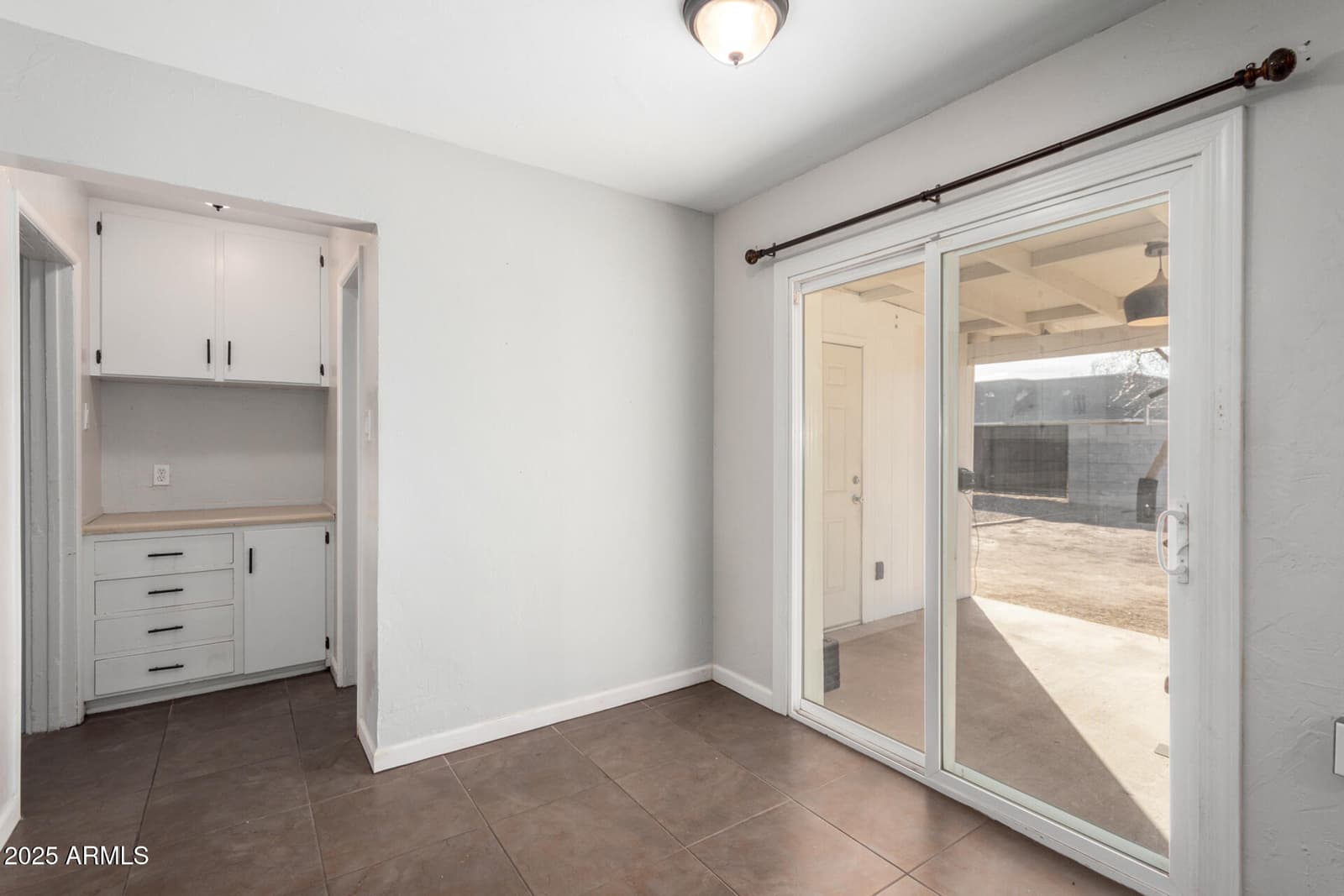 1061 W 5TH Street, Mesa, AZ 85201 — photo 10 of 29