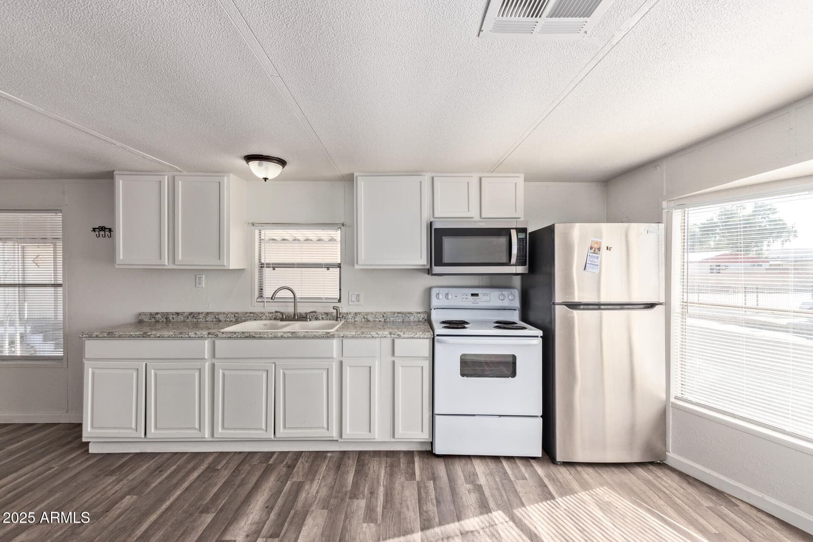 1221 N DYSART Road 35, Avondale, AZ 85323 — photo 11 of 22