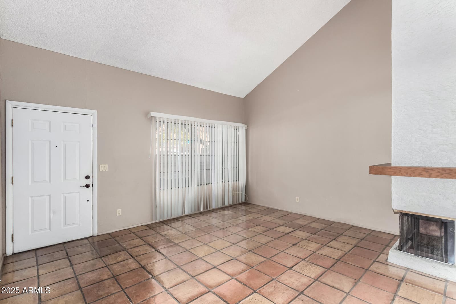 609 E MESQUITE Circle D131, Tempe, AZ 85288 — photo 4 of 36