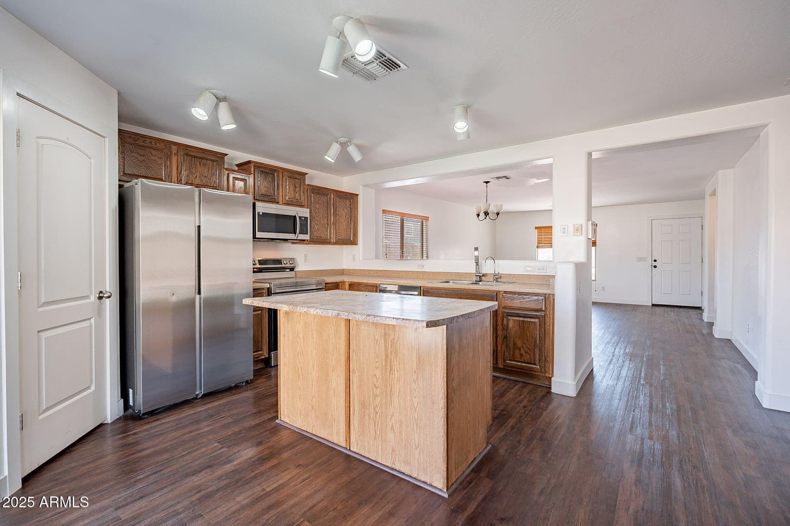 1202 W CENTRAL Avenue, Coolidge, AZ 85128 — photo 12 of 59