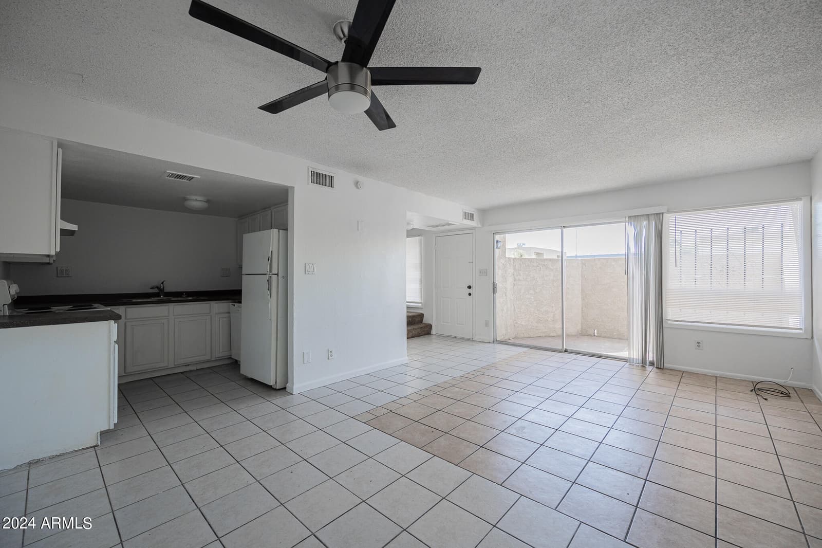 2646 N 43RD Avenue B, Phoenix, AZ 85009 — photo 5 of 17