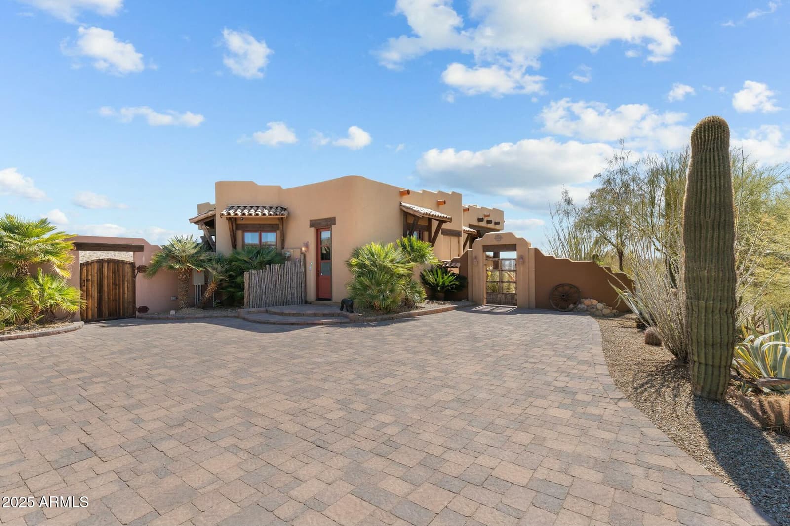 850 W TELLIER Trail W, Wickenburg, AZ 85390 — photo 3 of 115