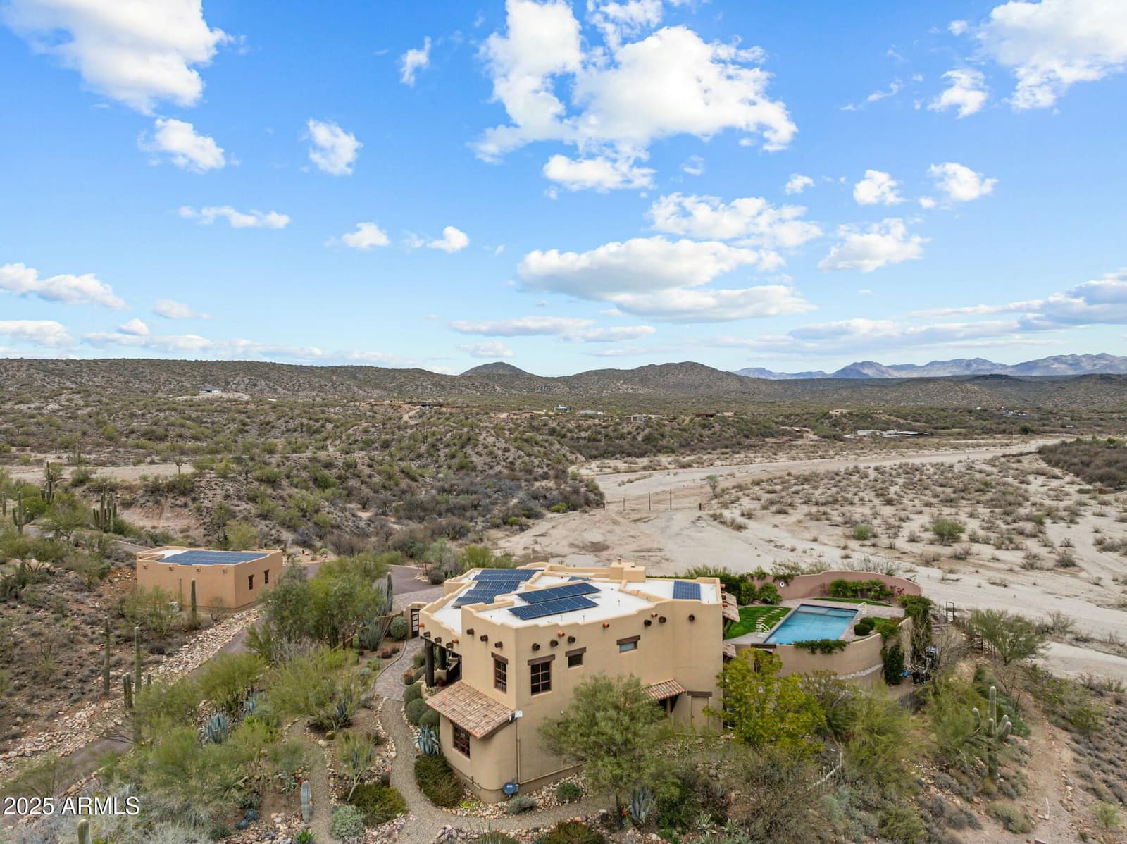 850 W TELLIER Trail W, Wickenburg, AZ 85390 — photo 8 of 115