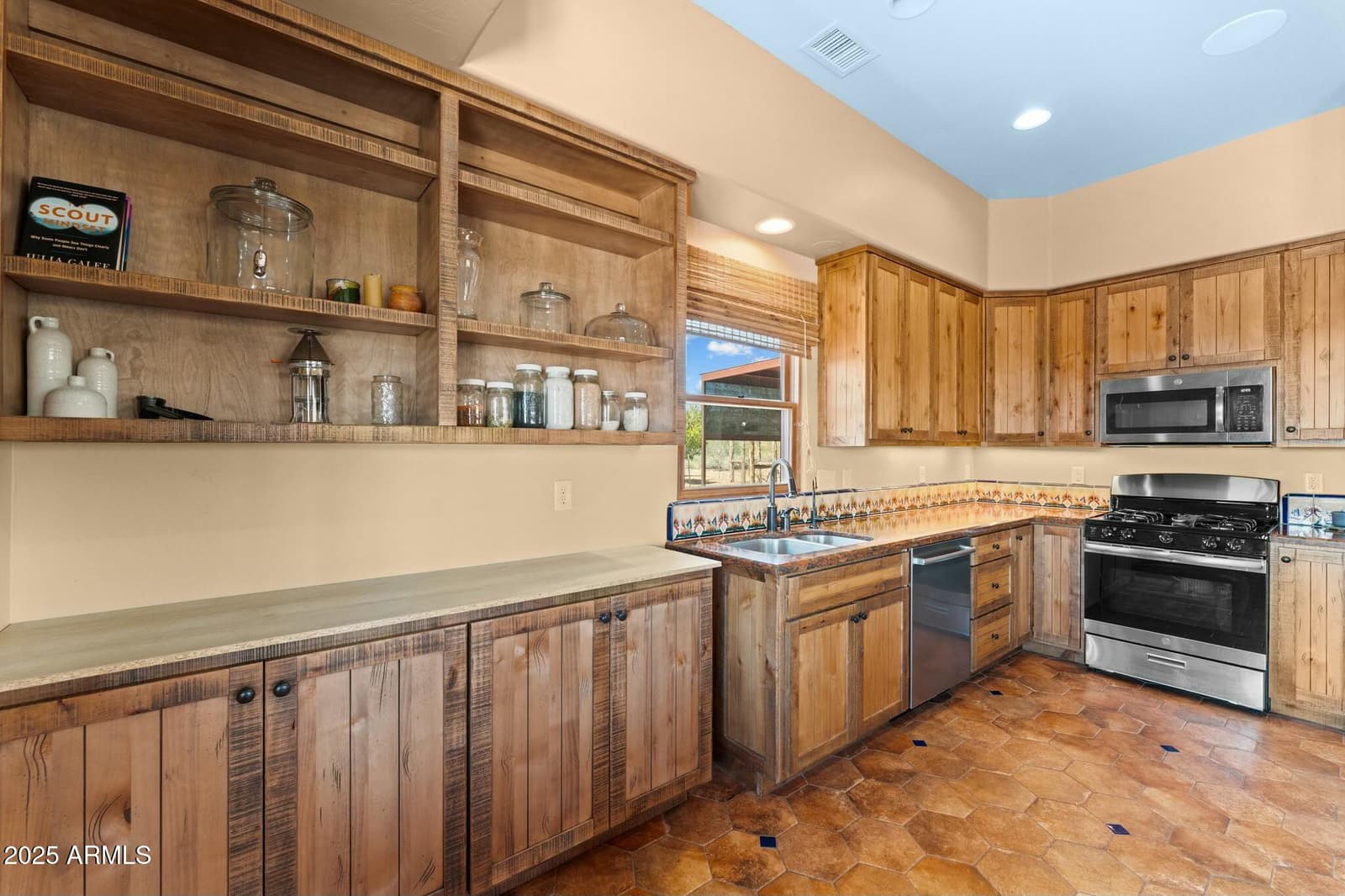 850 W TELLIER Trail W, Wickenburg, AZ 85390 — photo 78 of 115