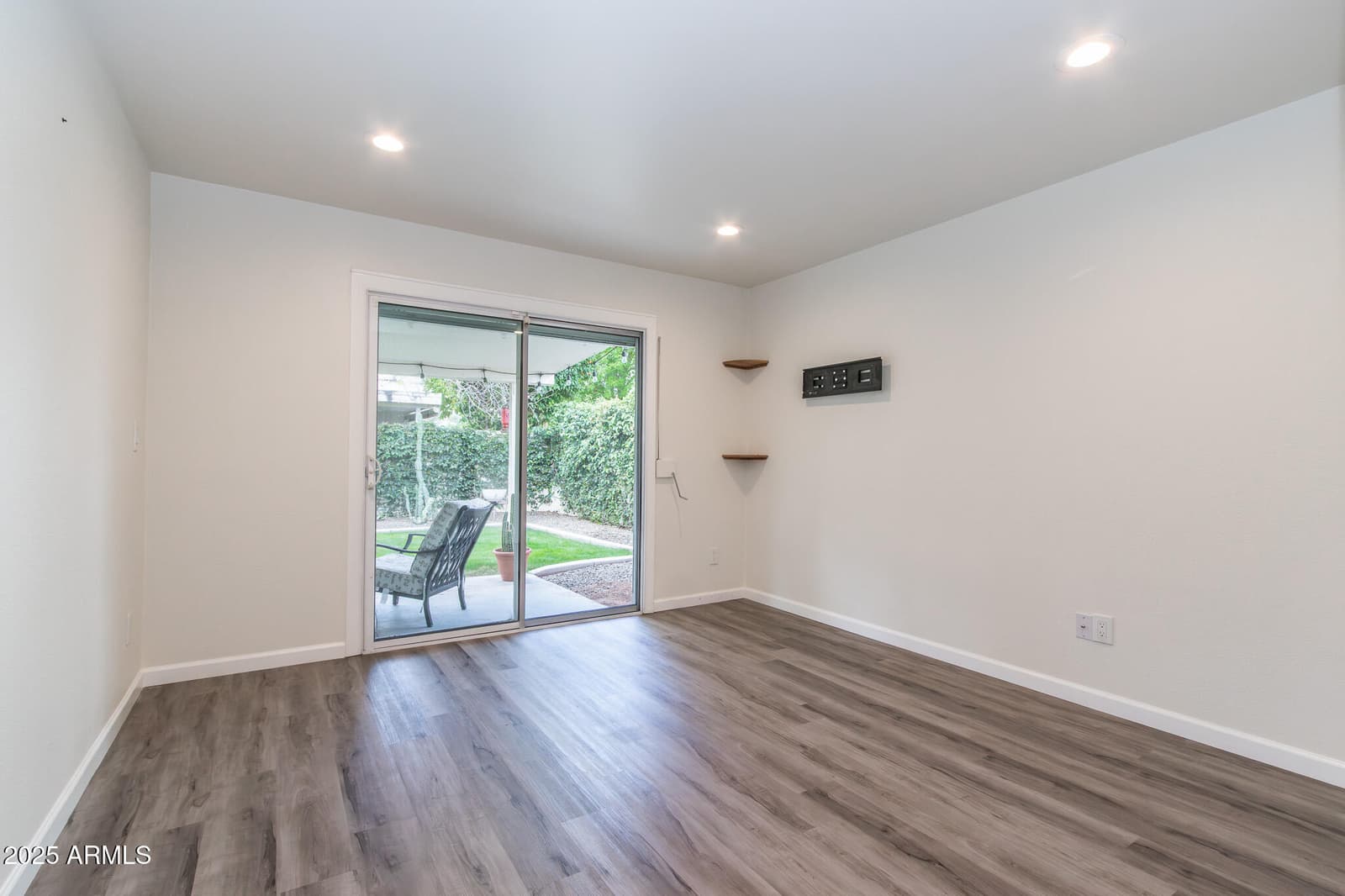 1327 W GLENDALE Avenue, Phoenix, AZ 85021 — photo 19 of 39