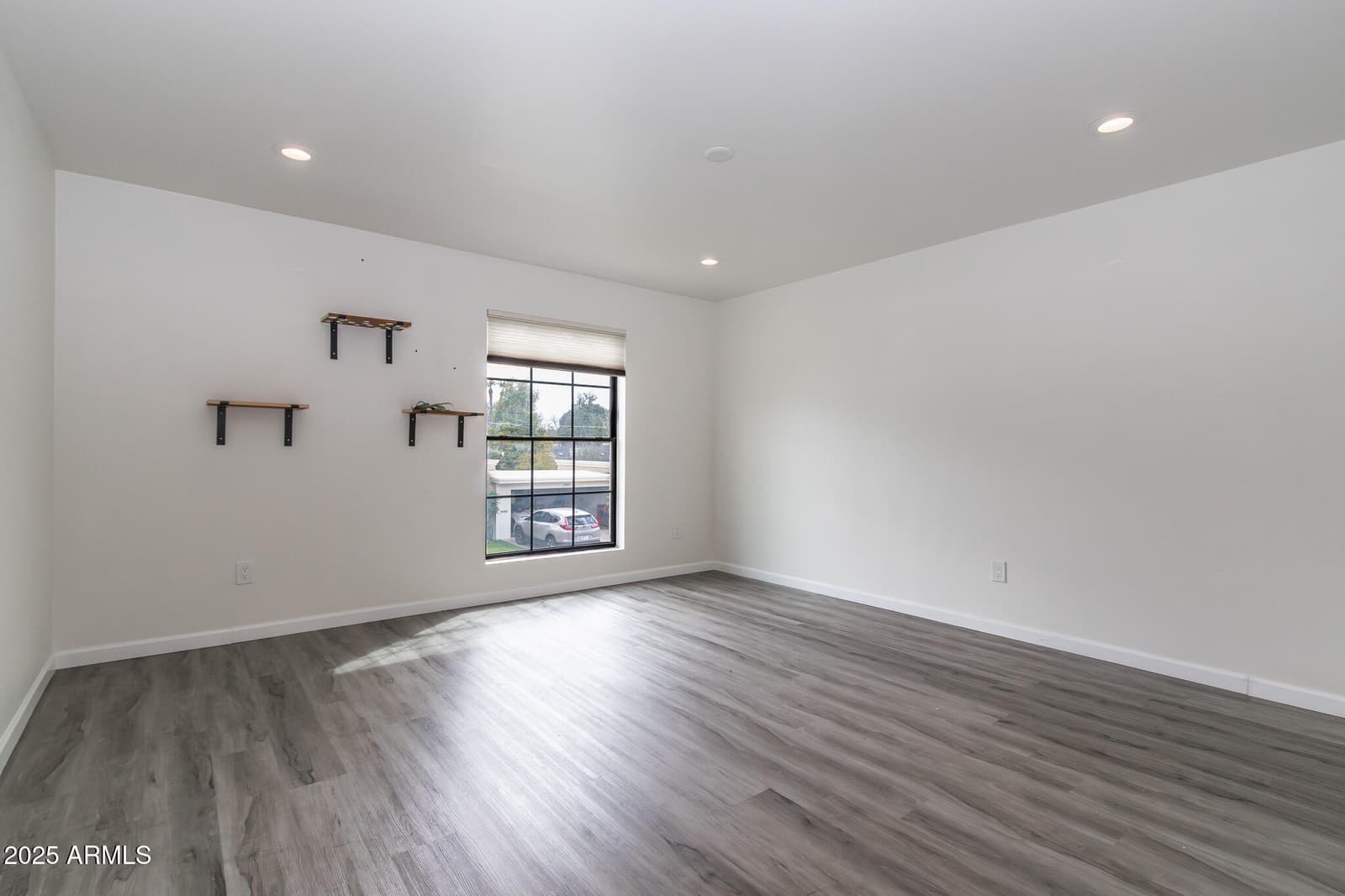 1327 W GLENDALE Avenue, Phoenix, AZ 85021 — photo 26 of 39