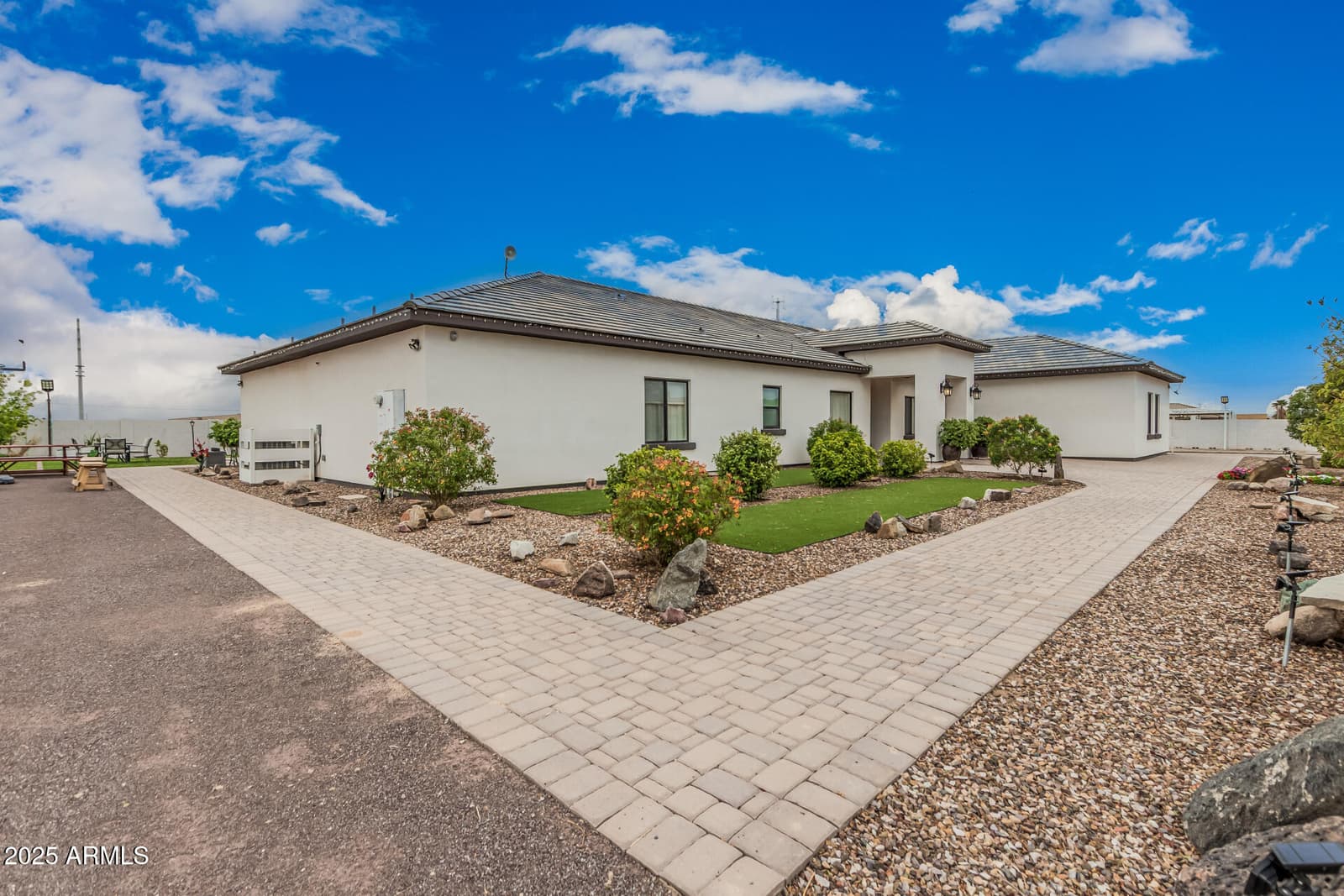 2817 S 195TH Lane, Buckeye, AZ 85326 — photo 8 of 73