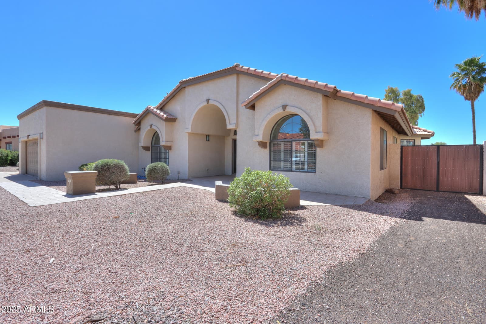 2077 N LAKE SHORE Drive, Casa Grande, AZ 85122 — photo 3 of 59