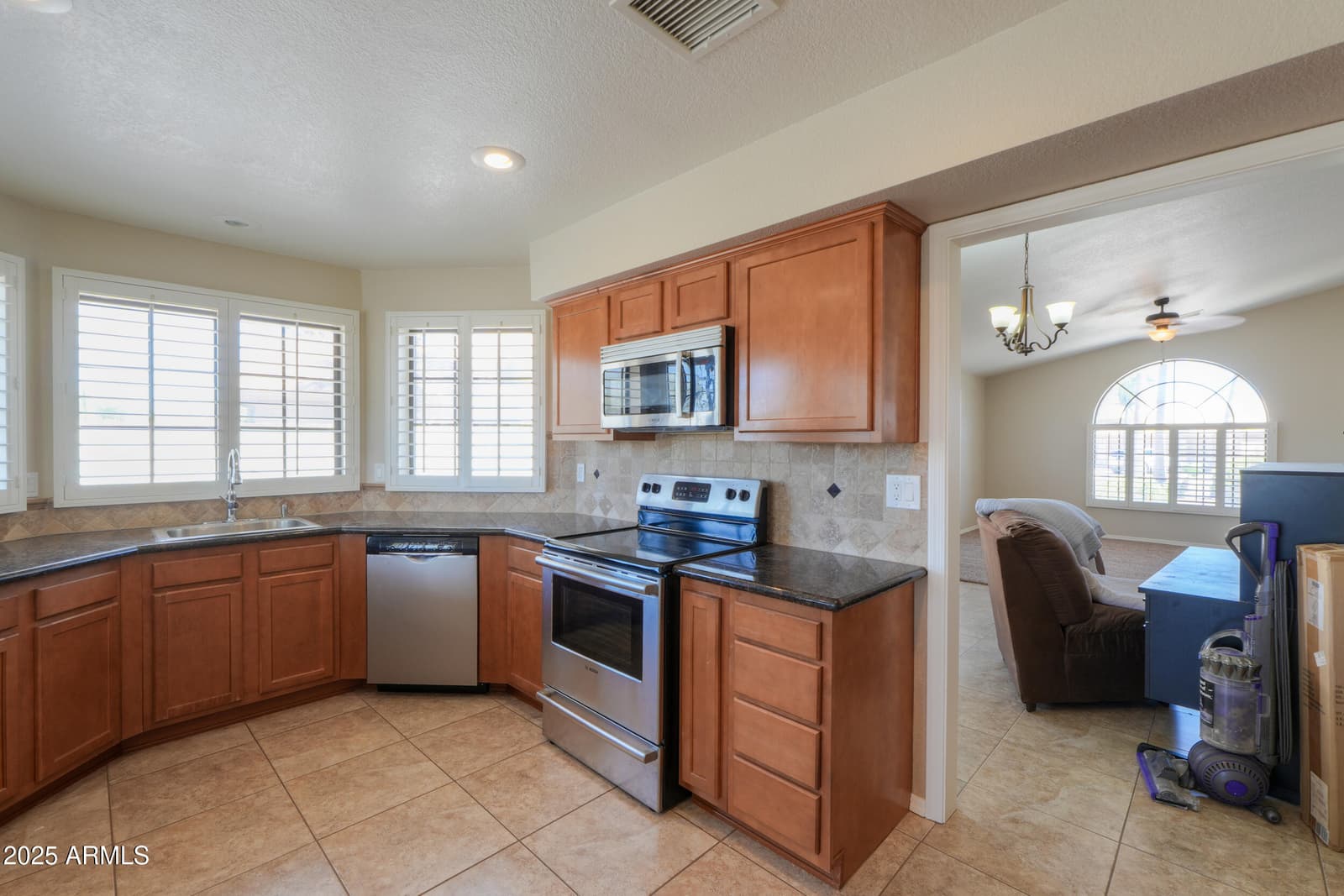 2077 N LAKE SHORE Drive, Casa Grande, AZ 85122 — photo 16 of 59