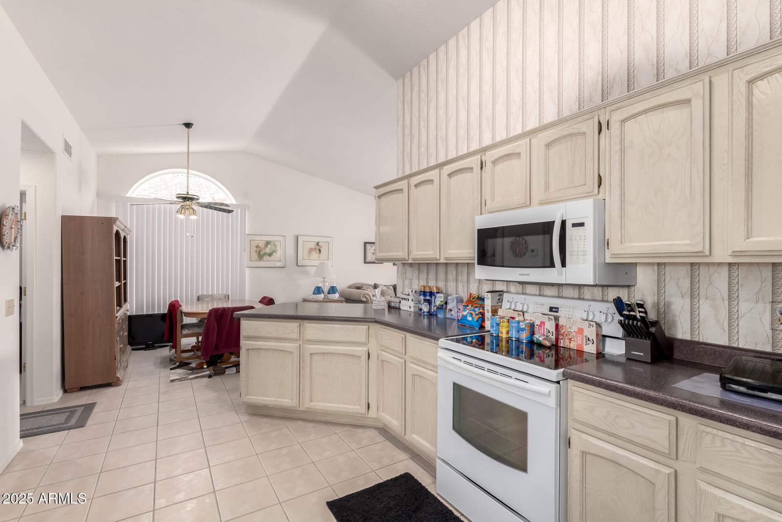 10621 E HERCULES Drive, Sun Lakes, AZ 85248 — photo 14 of 29