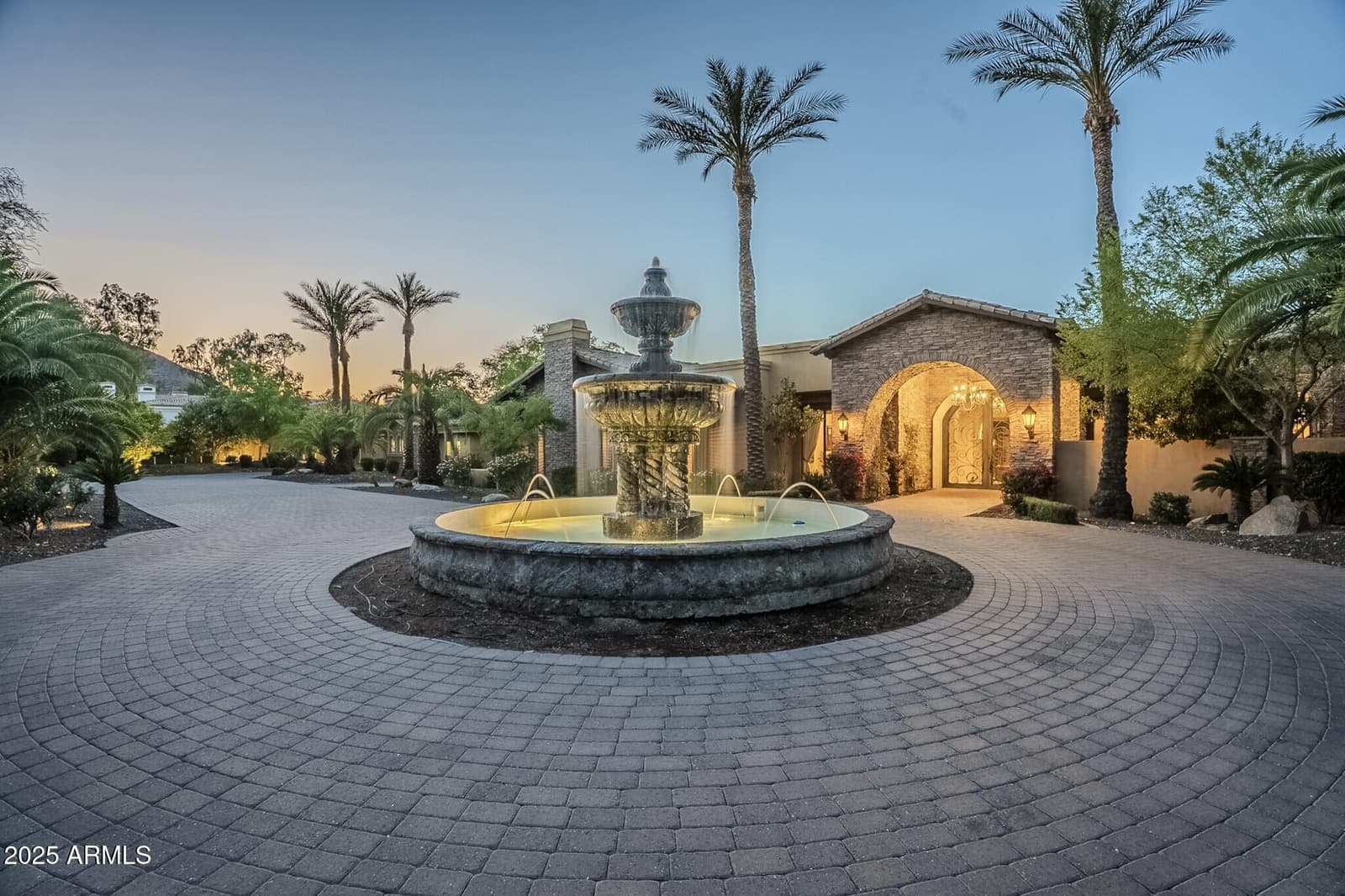 5030 E MOCKINGBIRD Lane, Paradise Valley, AZ 85253 — photo 4 of 84