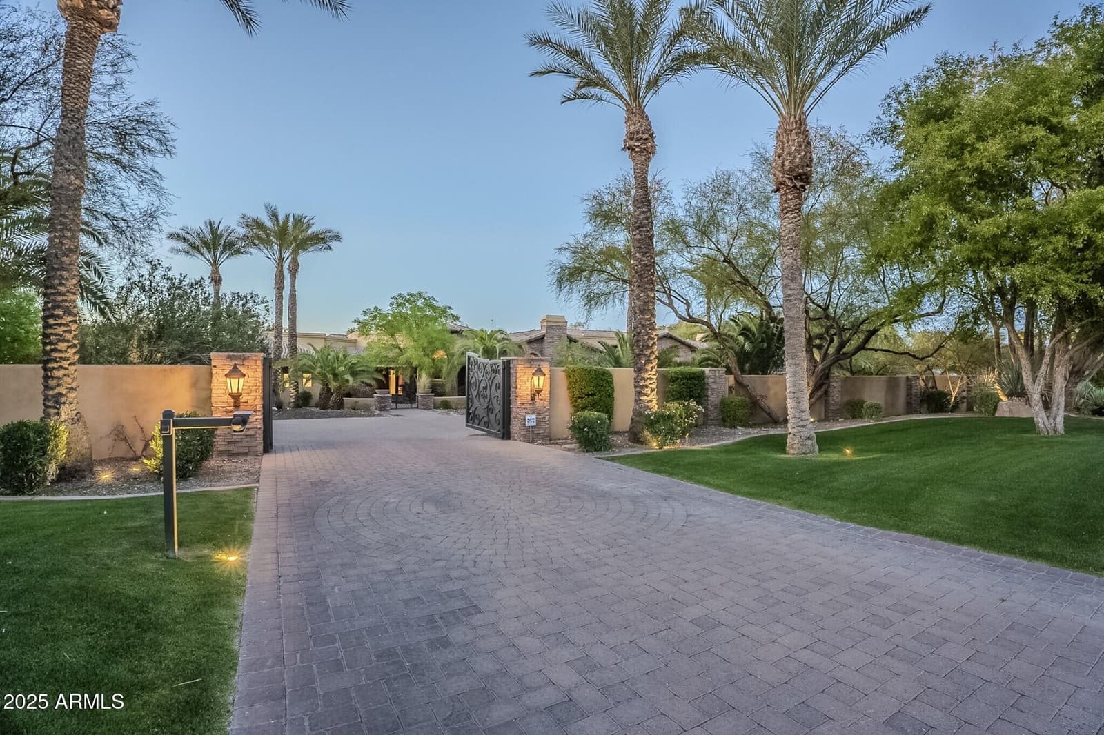 5030 E MOCKINGBIRD Lane, Paradise Valley, AZ 85253 — photo 6 of 84