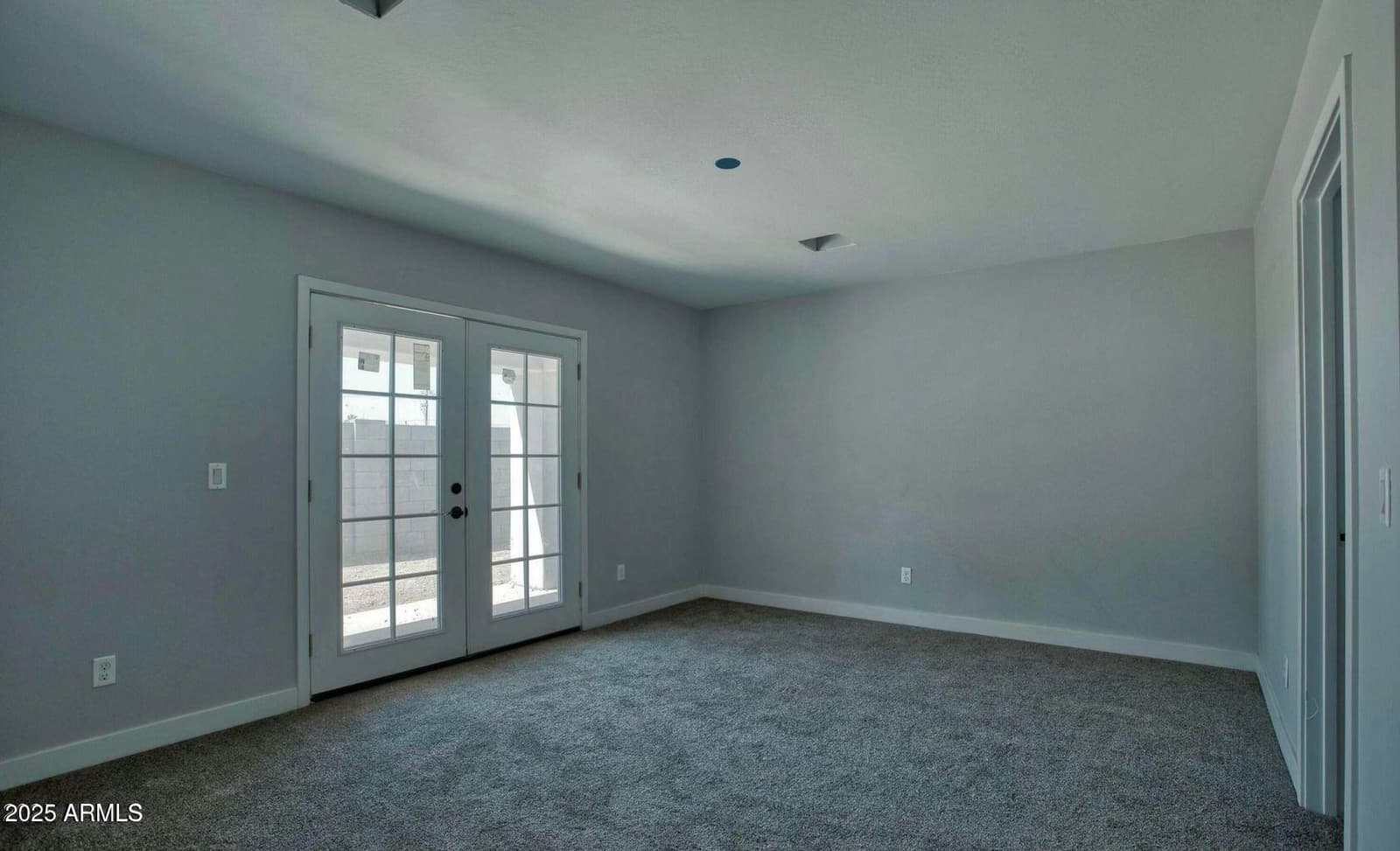 2825 E PUEBLO Avenue, Phoenix, AZ 85040 — photo 10 of 17