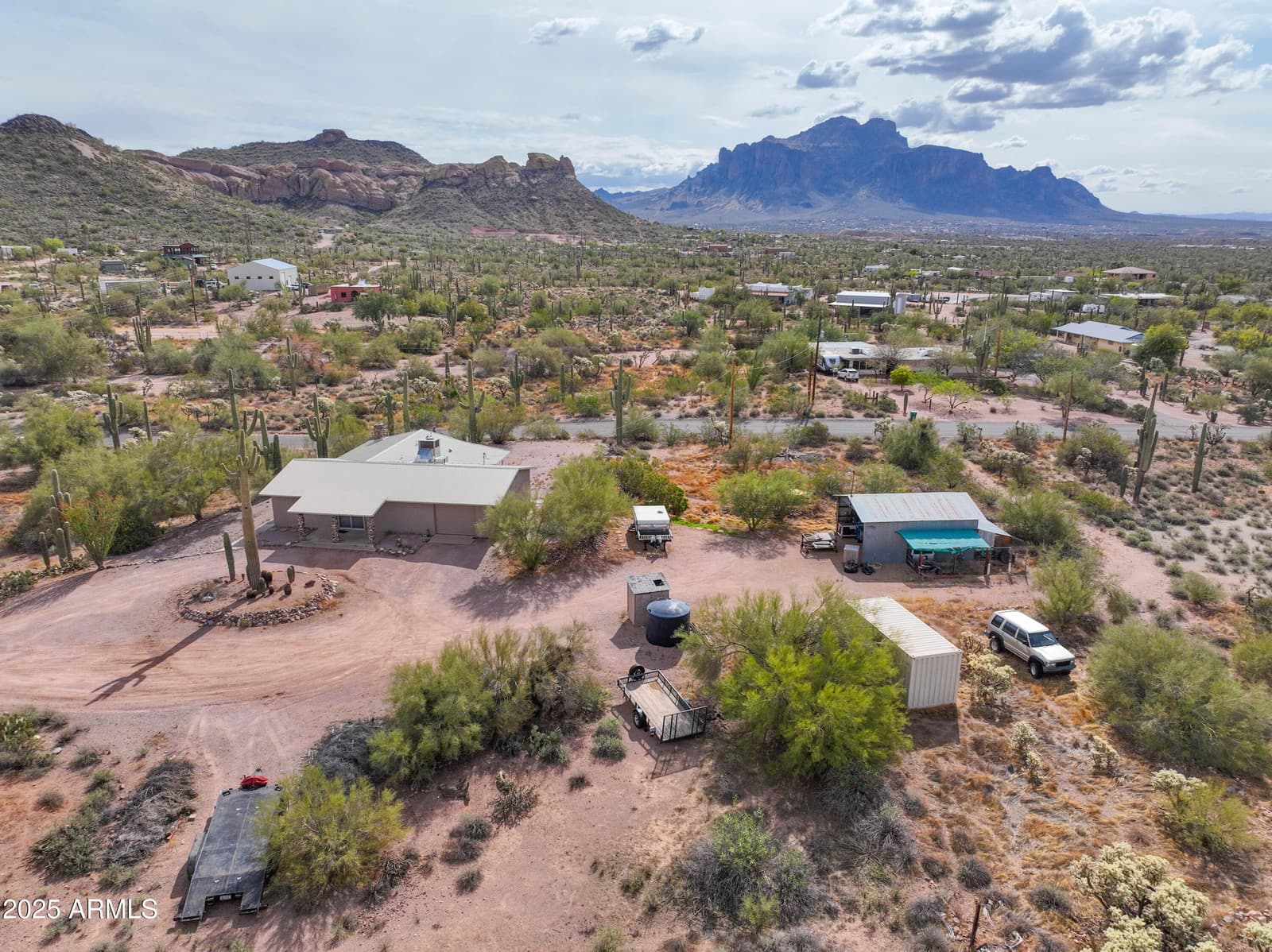 1325 E TONTO Street, Apache Junction, AZ 85119 — photo 7 of 25