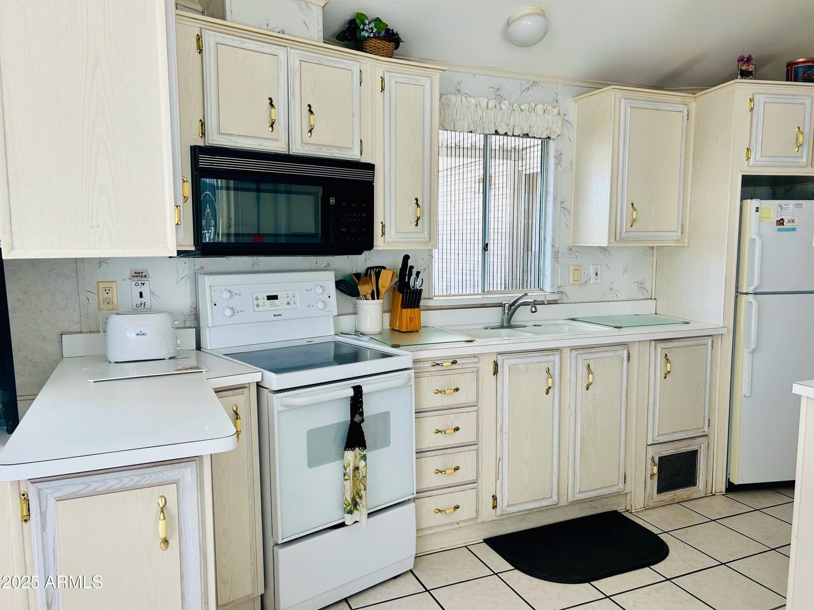 375 GYPSUM Drive, Apache Junction, AZ 85119 — photo 15 of 52