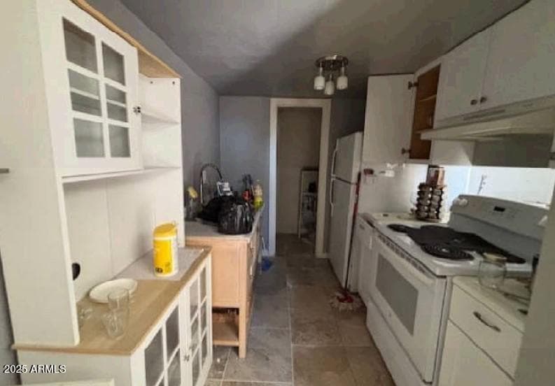 5002 N 41ST Avenue, Phoenix, AZ 85019 — photo 9 of 17