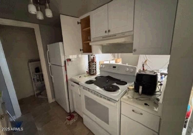 5002 N 41ST Avenue, Phoenix, AZ 85019 — photo 11 of 17