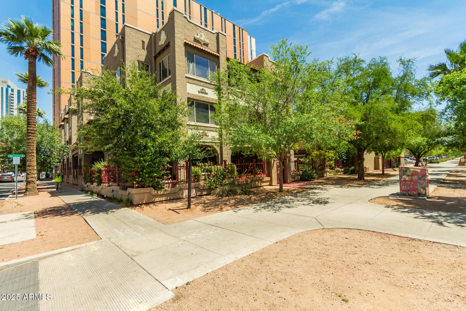 387 N 2ND Avenue F2, Phoenix, AZ 85003 — photo 3 of 26