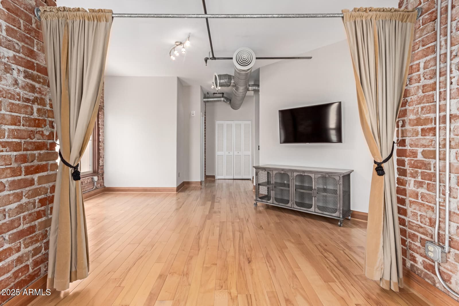 387 N 2ND Avenue F2, Phoenix, AZ 85003 — photo 15 of 26