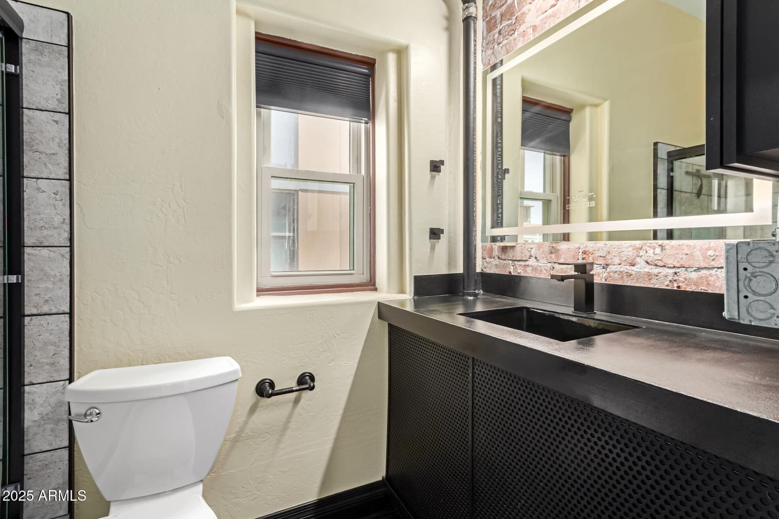 387 N 2ND Avenue F2, Phoenix, AZ 85003 — photo 16 of 26