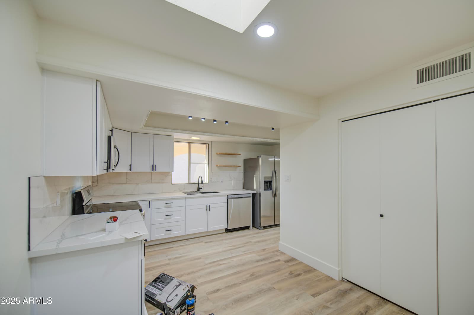 26405 S SNEAD Drive, Sun Lakes, AZ 85248 — photo 10 of 29
