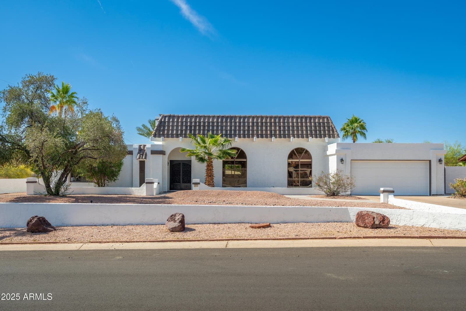 3951 E SEQUOIA Trail, Phoenix, AZ 85044 — photo 1 of 72