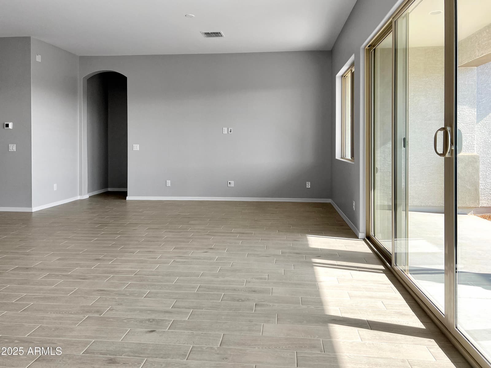 15787 W Mariposa Grande Street, Surprise, AZ 85387 — photo 4 of 55