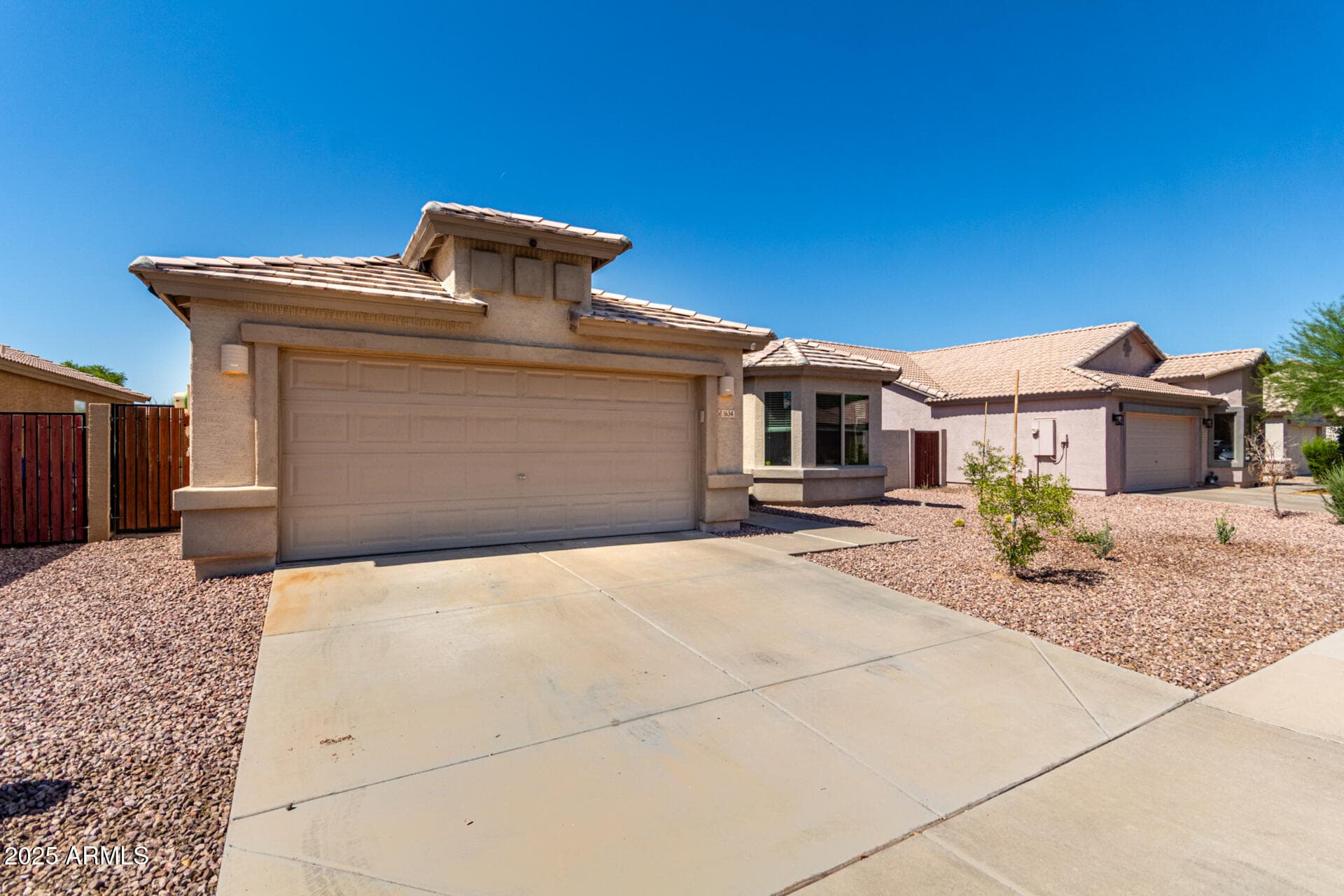 1634 E HARWELL Road, Phoenix, AZ 85042 — photo 3 of 44