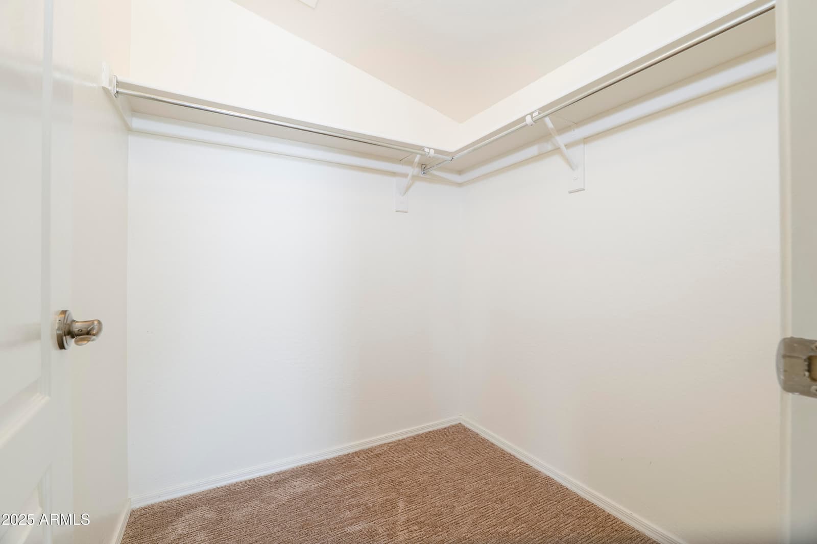 5749 S 21ST Terrace, Phoenix, AZ 85040 — photo 11 of 29