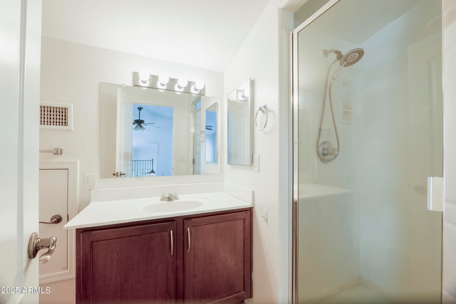 5749 S 21ST Terrace, Phoenix, AZ 85040 — photo 10 of 29