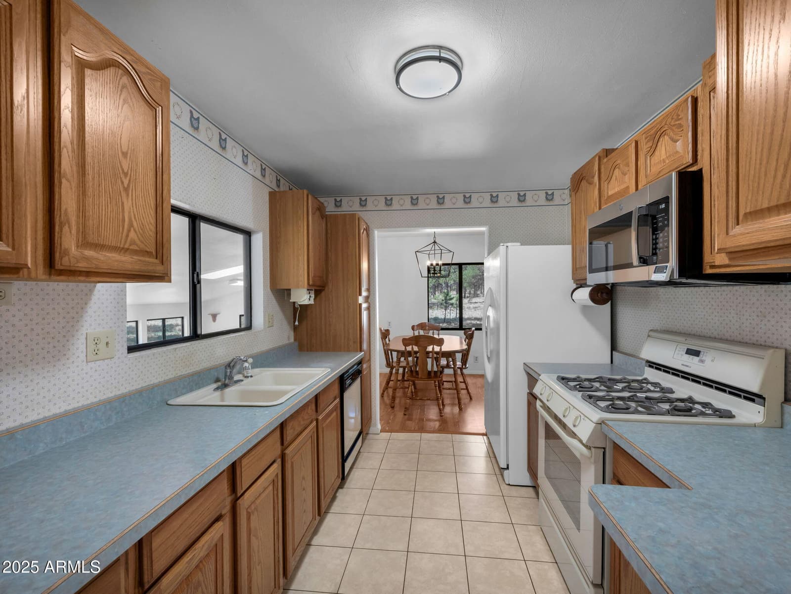 12778 E LARKSPUR Lane, Parks, AZ 86018 — photo 18 of 43