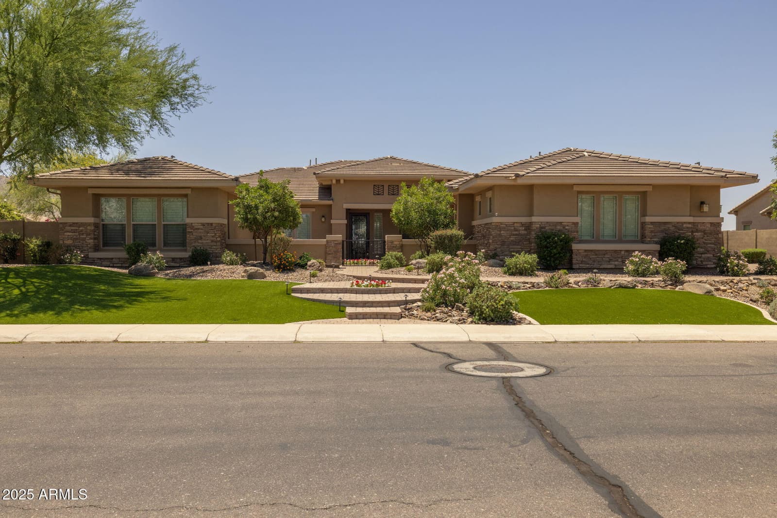 3119 E BELLFLOWER Drive, Gilbert, AZ 85298 — photo 7 of 58