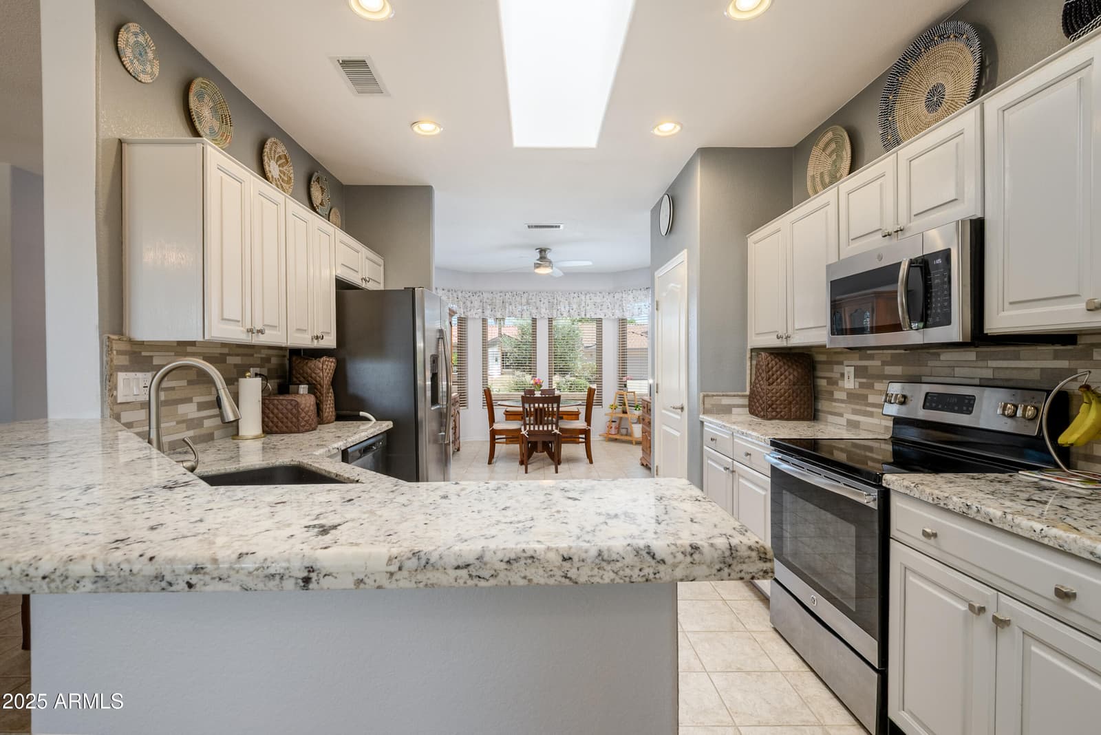 16287 W WILLOW CREEK Lane, Surprise, AZ 85374 — photo 10 of 36