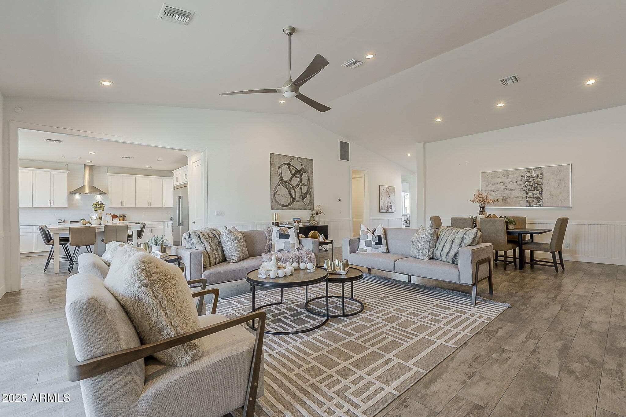 3834 E CLARENDON Avenue, Phoenix, AZ 85018 — photo 10 of 75