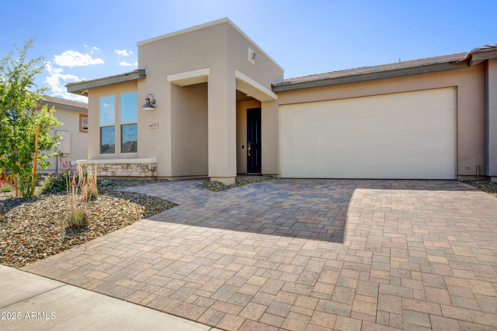 4053 DESERT MOON Drive, Wickenburg, AZ 85390 — photo 2 of 27