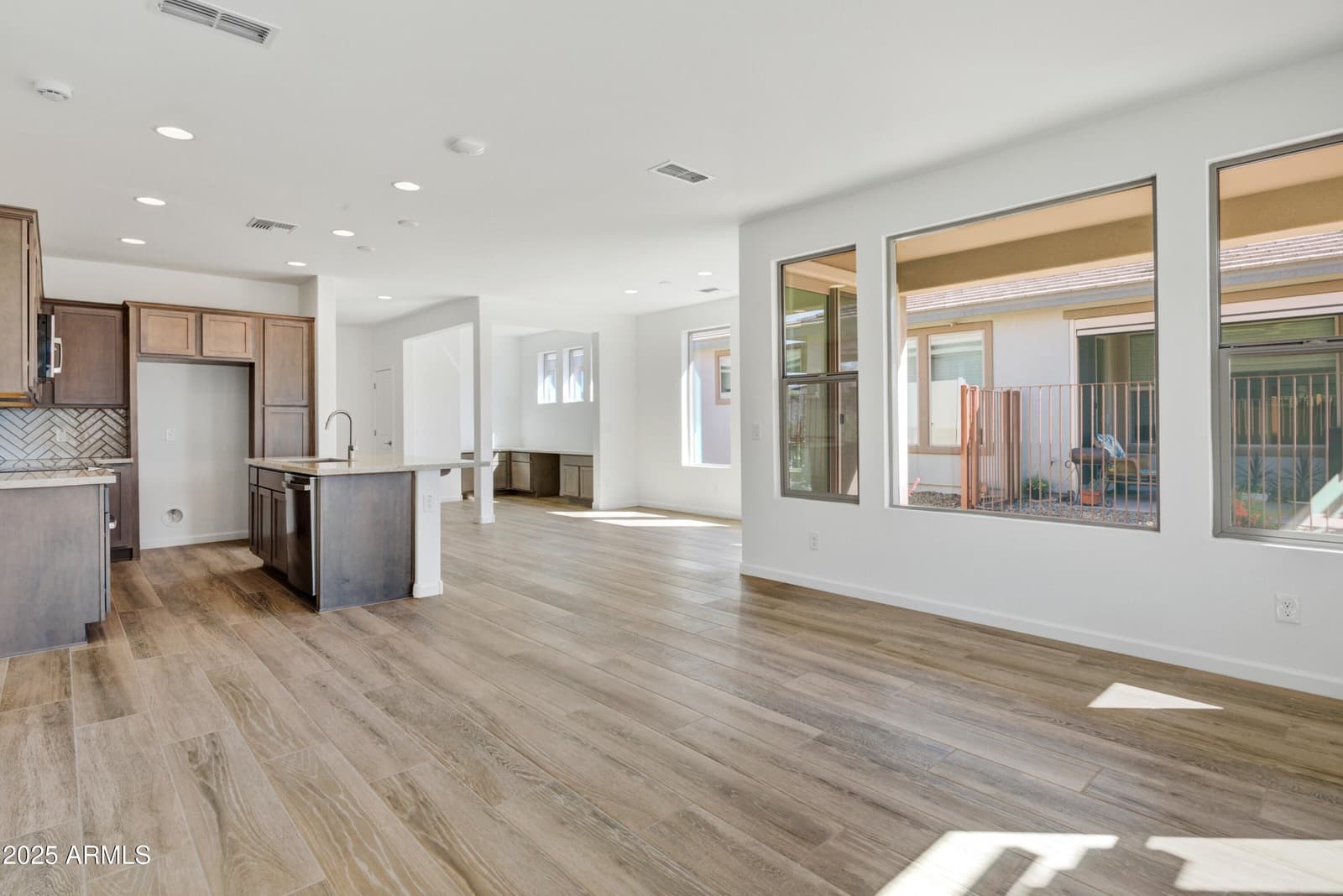 4053 DESERT MOON Drive, Wickenburg, AZ 85390 — photo 12 of 27