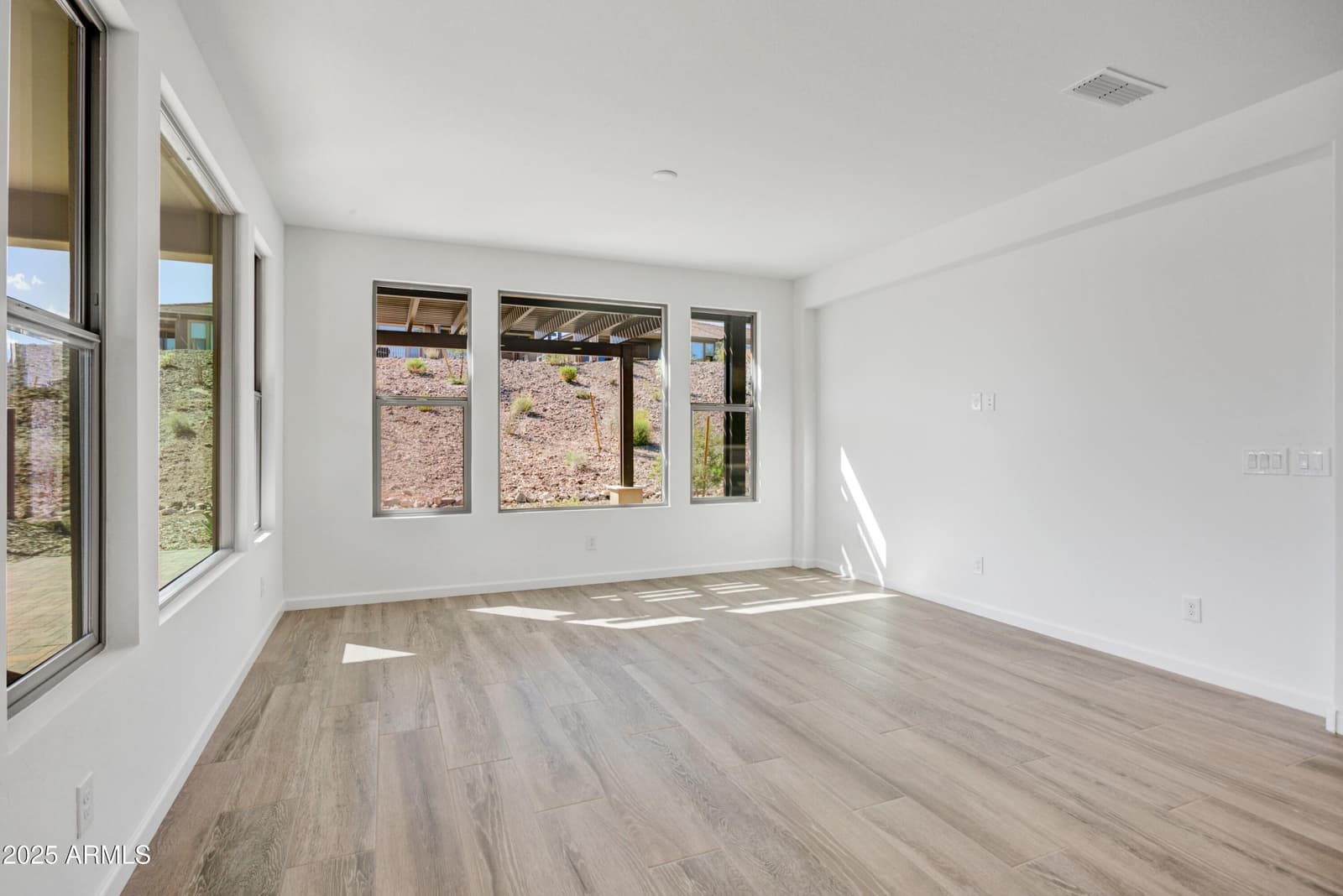 4053 DESERT MOON Drive, Wickenburg, AZ 85390 — photo 13 of 27
