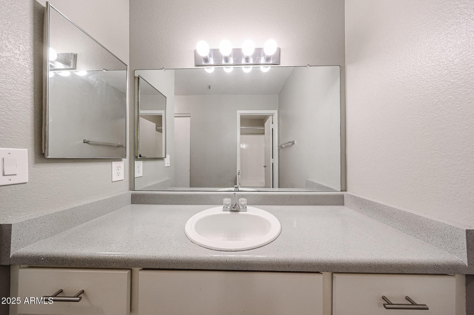 2025 E CAMPBELL Avenue 137, Phoenix, AZ 85016 — photo 14 of 19