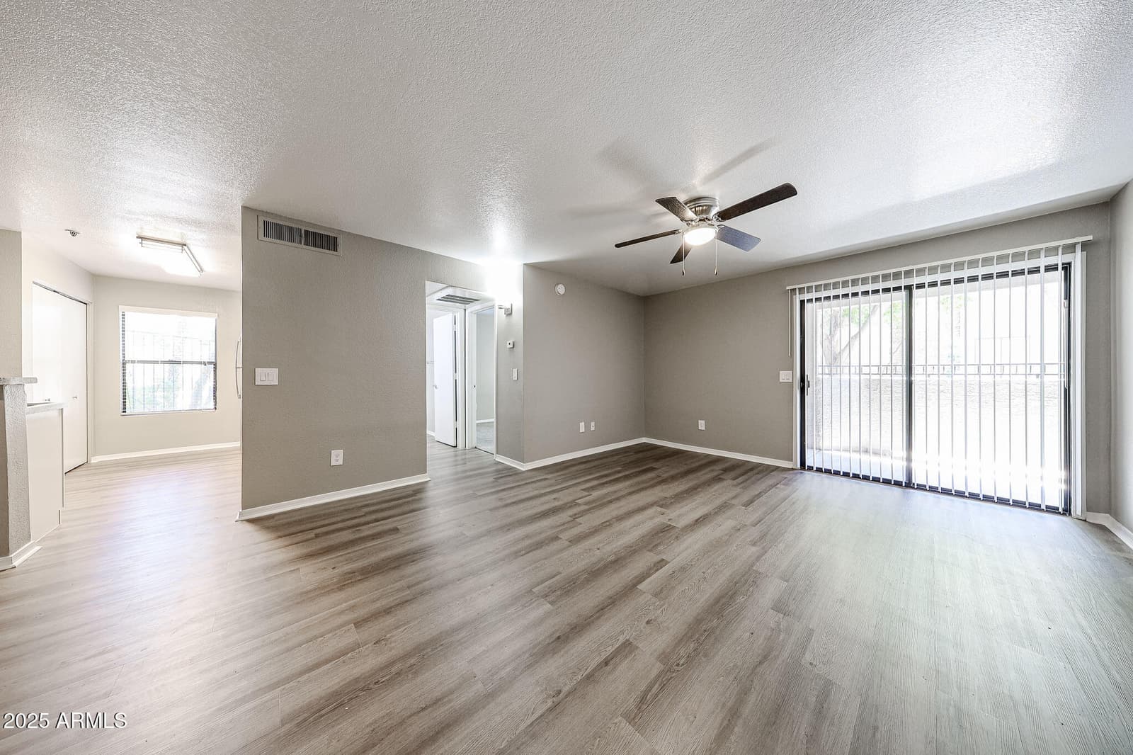 2025 E CAMPBELL Avenue 137, Phoenix, AZ 85016 — photo 7 of 19