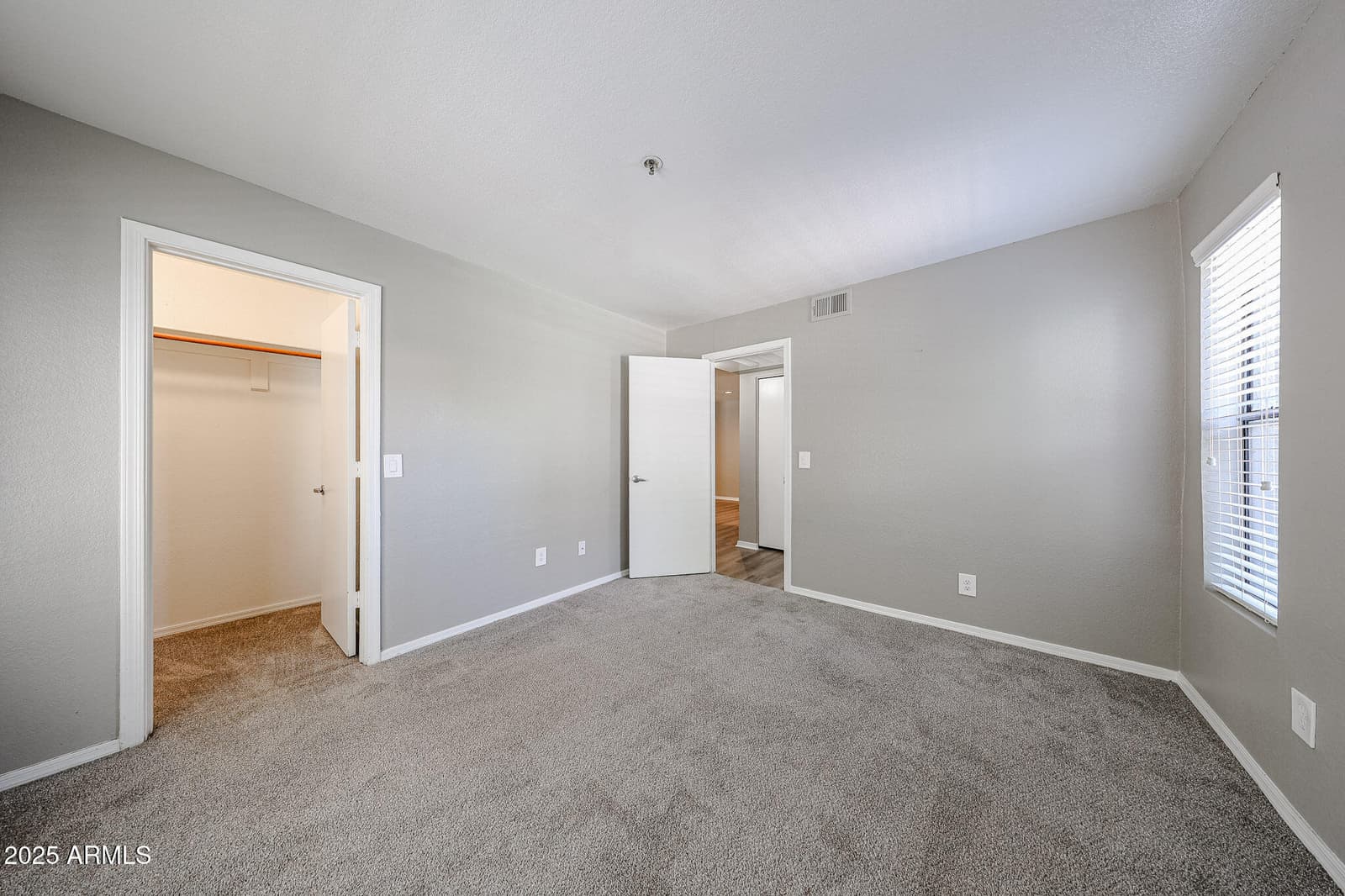 2025 E CAMPBELL Avenue 137, Phoenix, AZ 85016 — photo 8 of 19